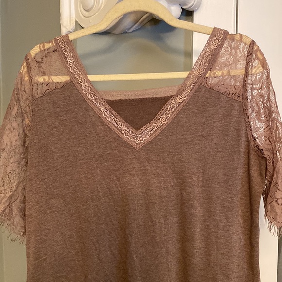 NWOT MD Tan Oversized See Through Lace Short Sleeve V Neck Shirt - Picture 2 of 10